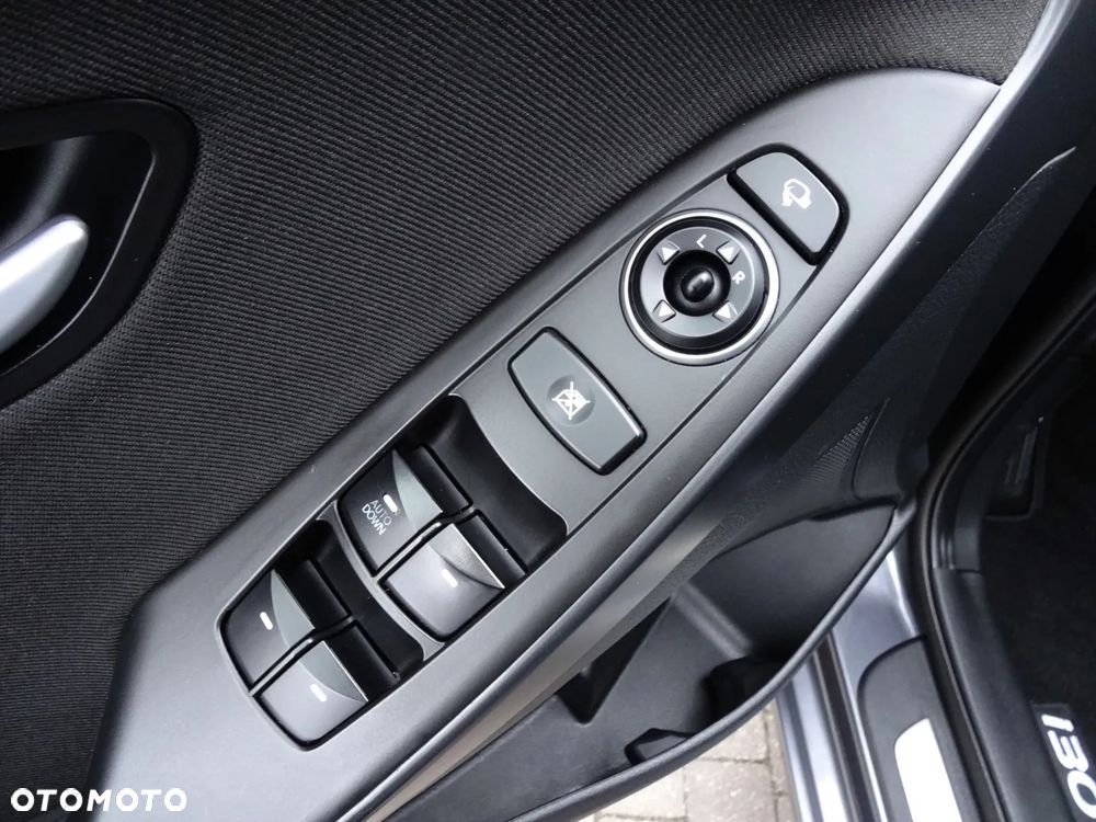 Hyundai i30 blue 1.6 GDI Passion - 34