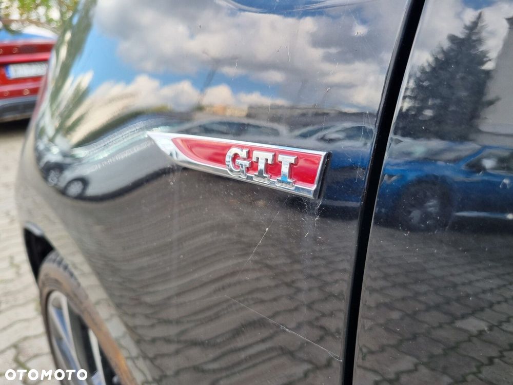 Volkswagen up! 1.0 TSI GTI - 23