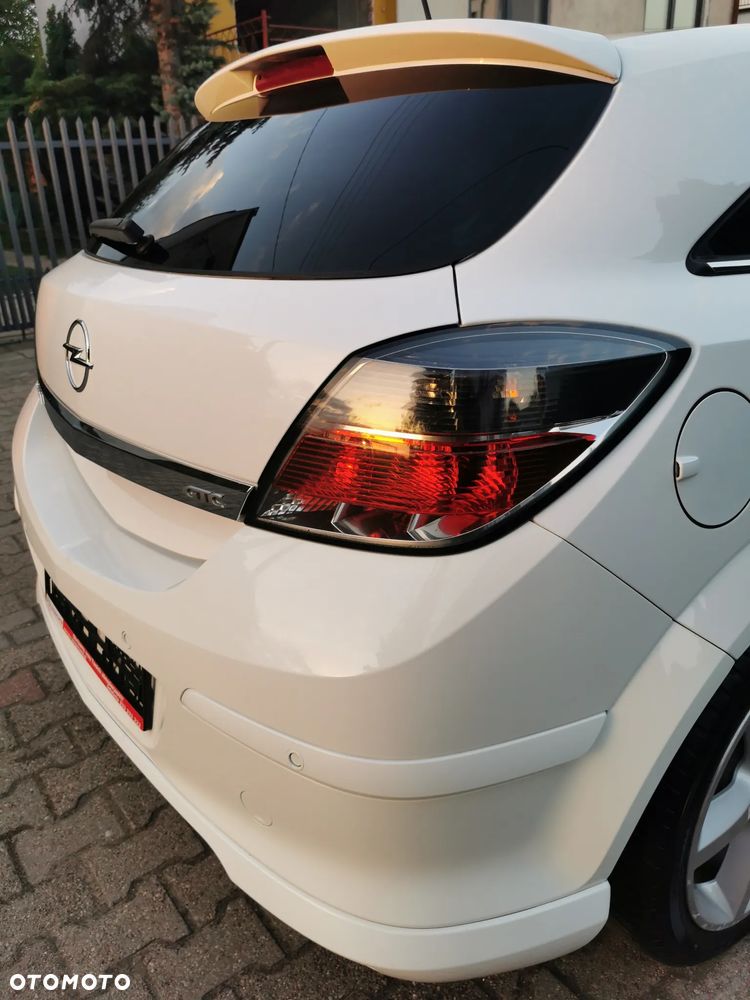 Opel Astra 1.6 Black&White - 29