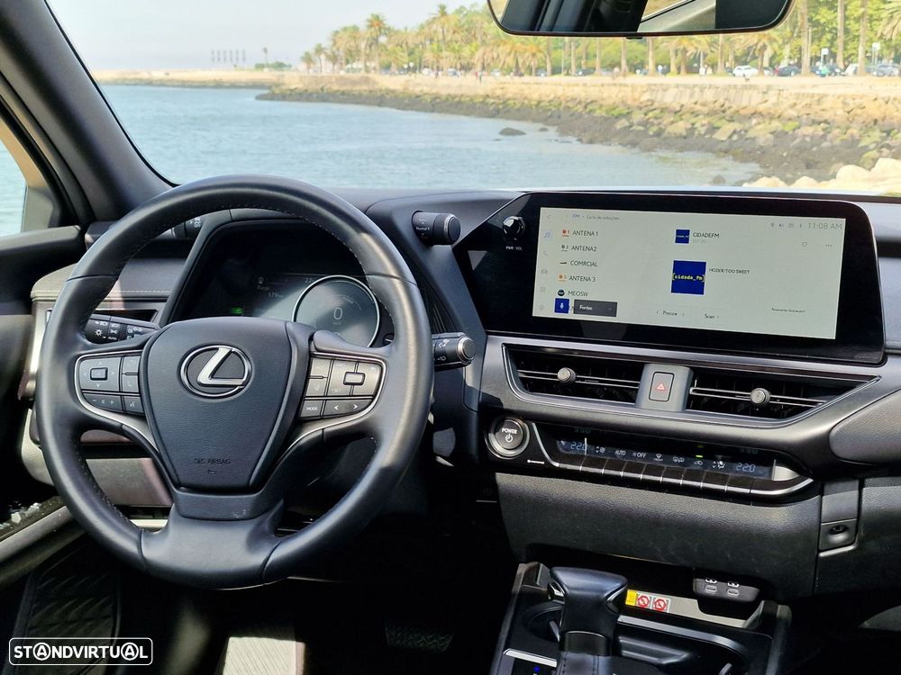 Lexus UX 250h Sport (Ecrã 12.3) - 15
