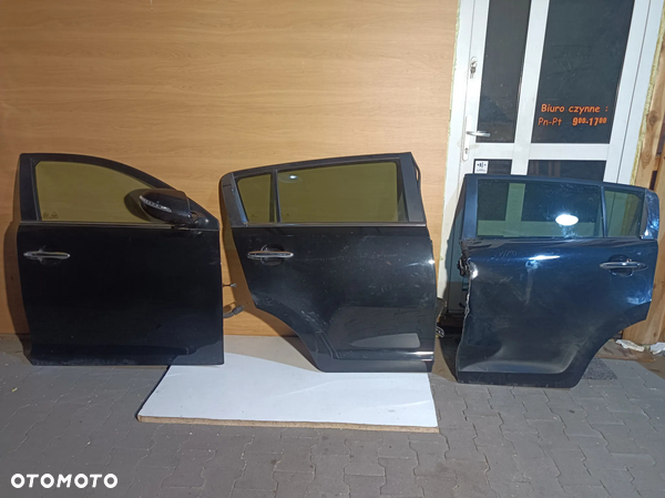 Kompletne Drzwi prawa strona przód tył Kia Sportage III