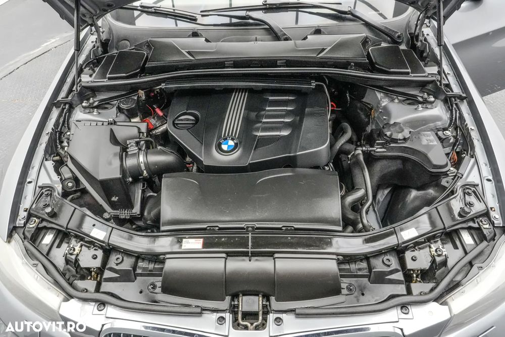 BMW Seria 3 320d EfficientDynamics Edition - 24