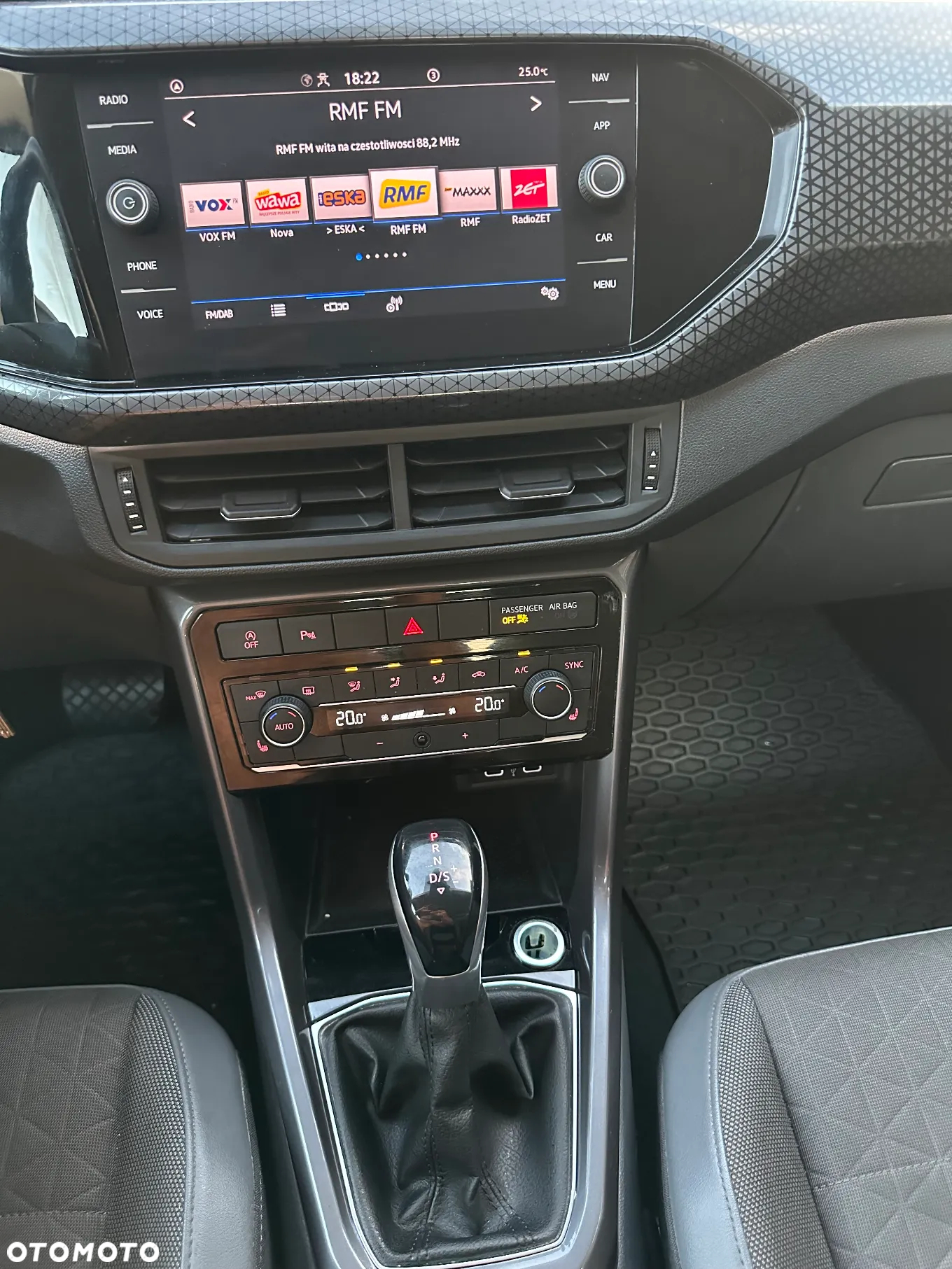 Volkswagen T-Cross - 14