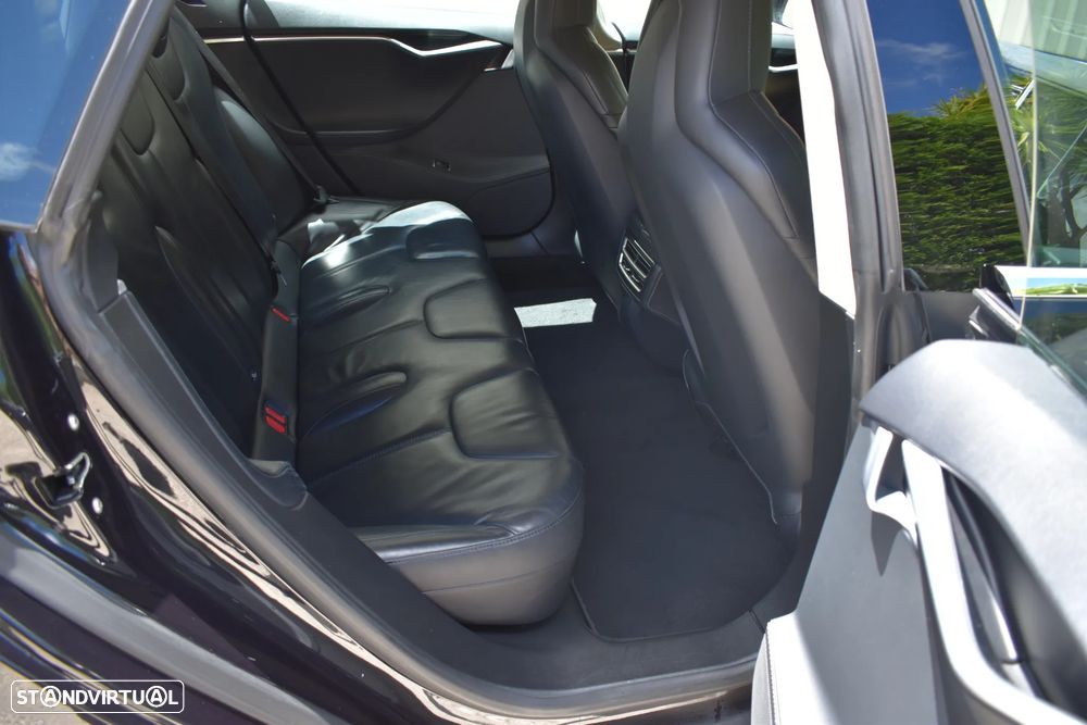 Tesla Model S 85 - 14