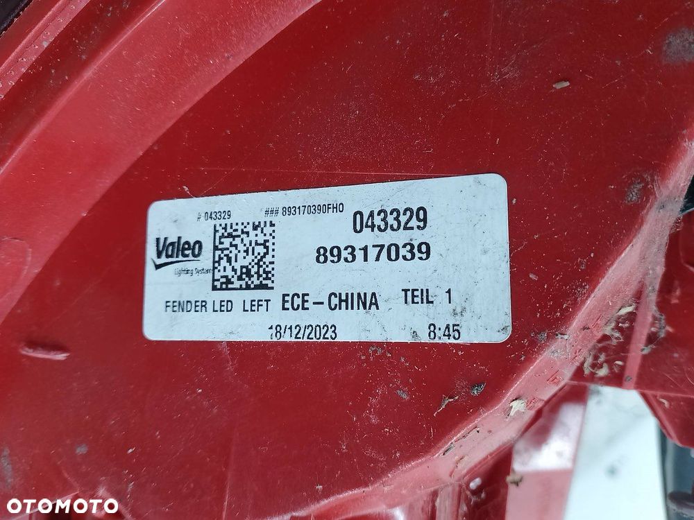 LAMPA TYLNA LEWA AUDI A6 C6 043329 89317039  VALEO KOMBI - 7