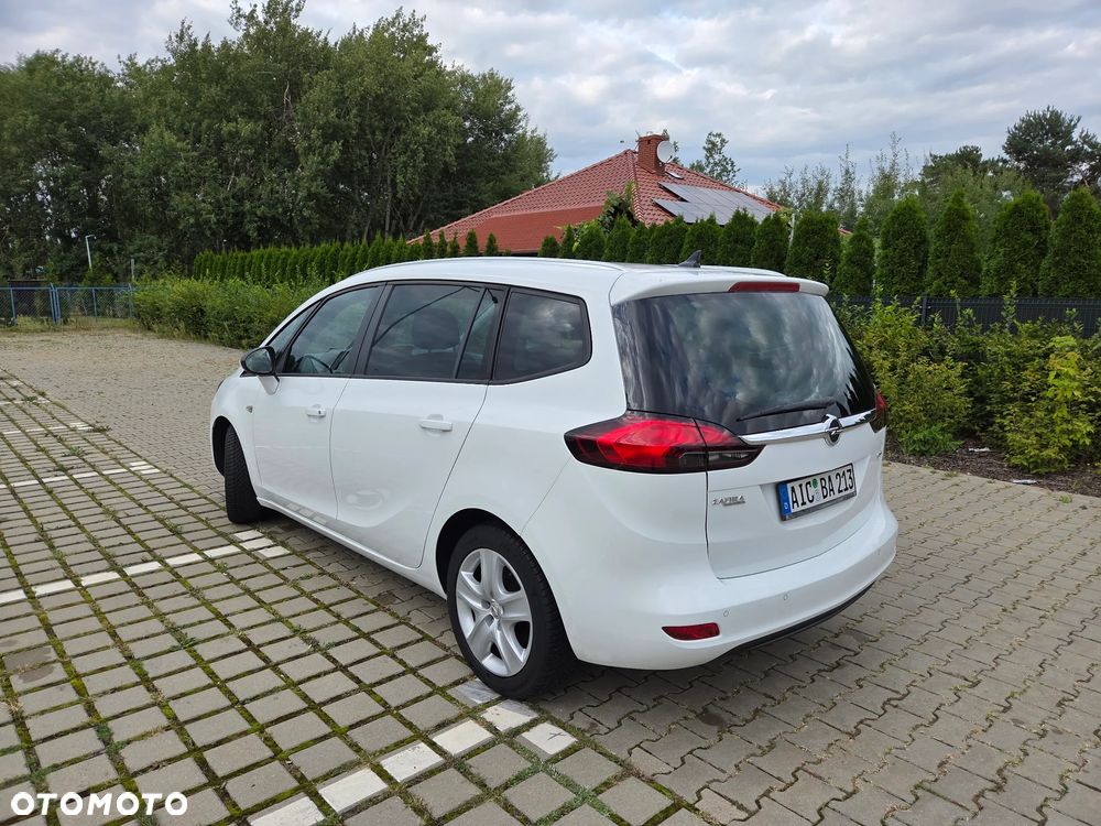 Opel Zafira - 10