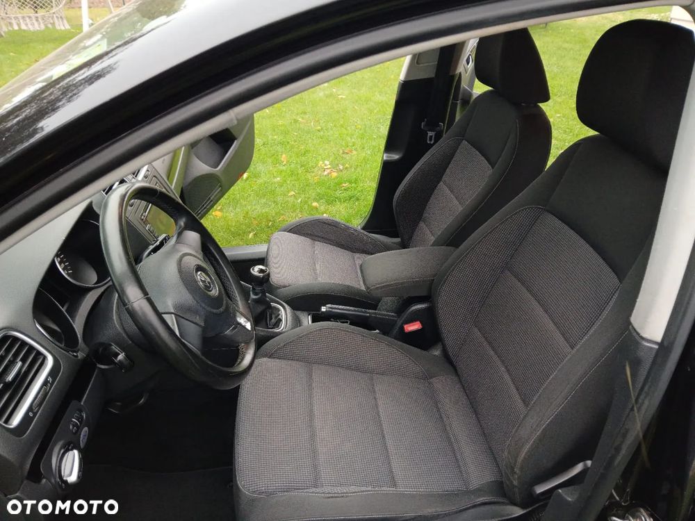 Volkswagen Golf VI 1.6 Comfortline - 32