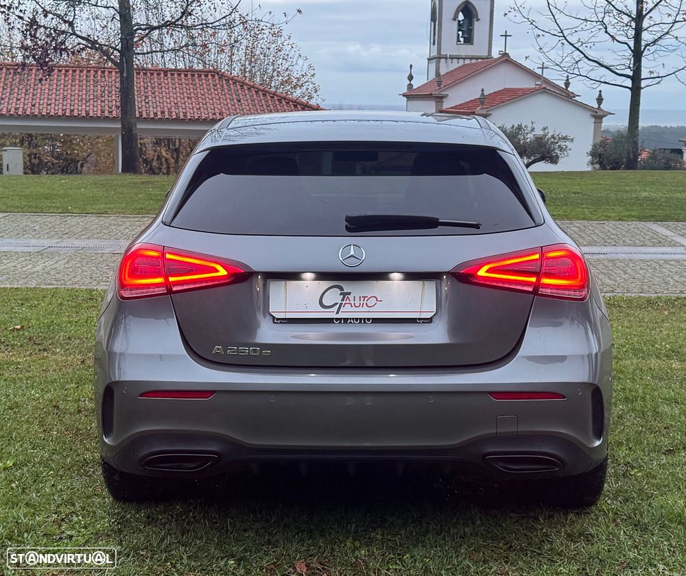 Mercedes-Benz A 250 e AMG Line - 4