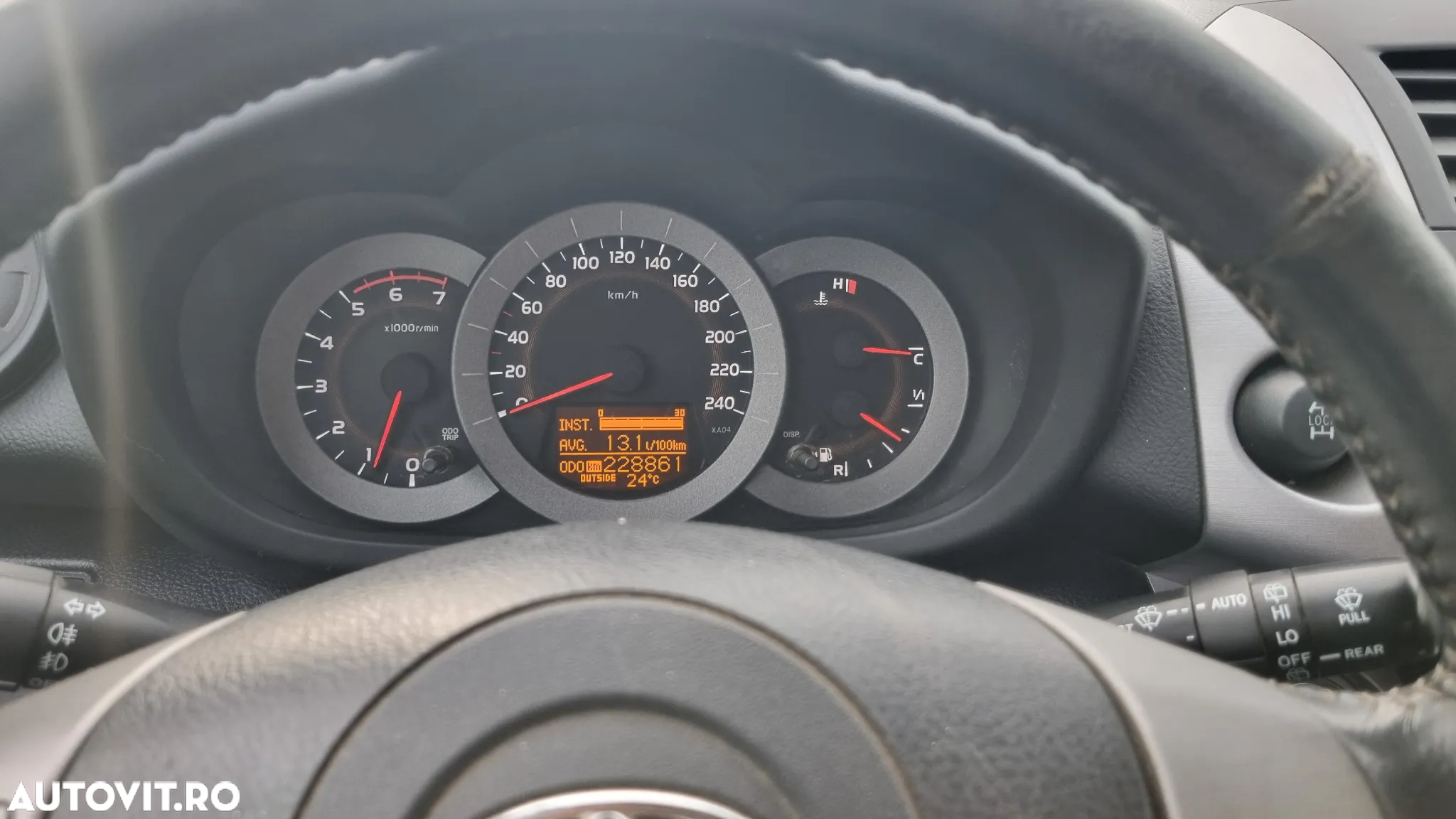 Toyota RAV4 2.2L D-CAT M/T Luxury - 20