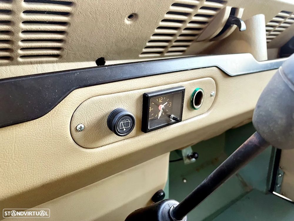 Land Rover Defender 90 2.5 TDi Metal Top - 20
