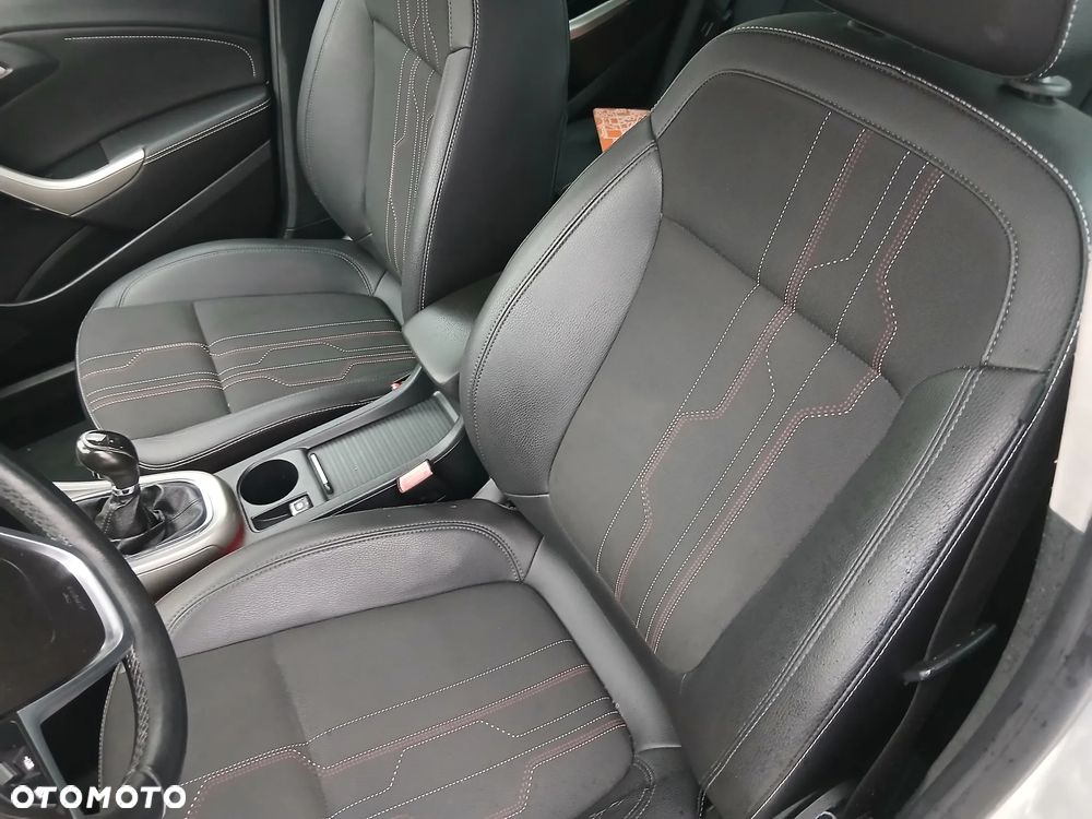 Opel Astra 1.4 Turbo 150 Jahre - 8