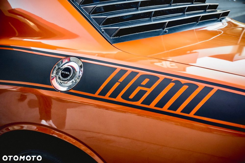 Dodge Challenger - 27