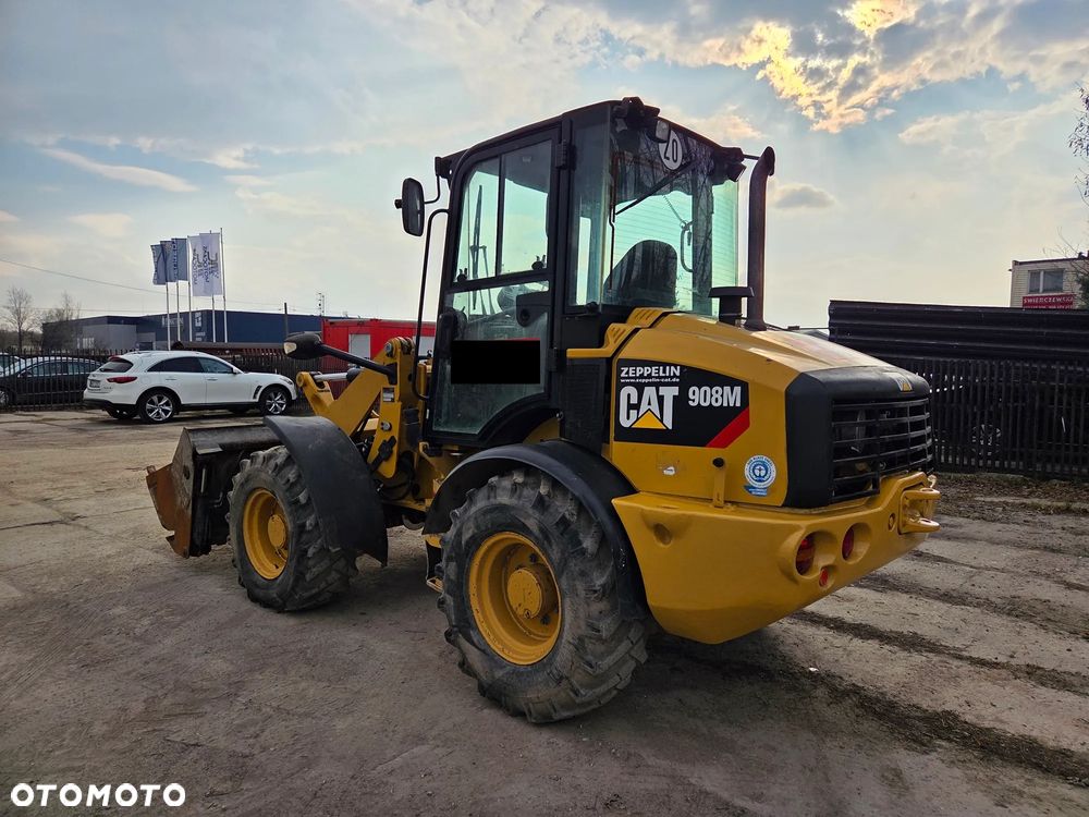 Caterpillar 908M - 3