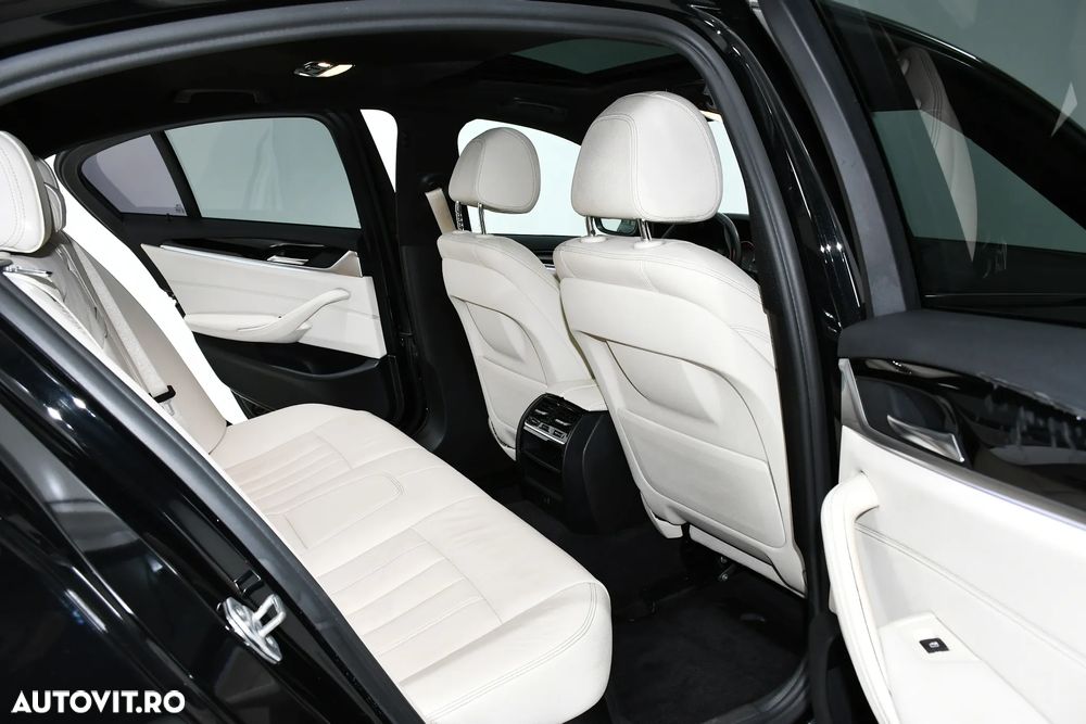 BMW Seria 5 520d Aut. - 14