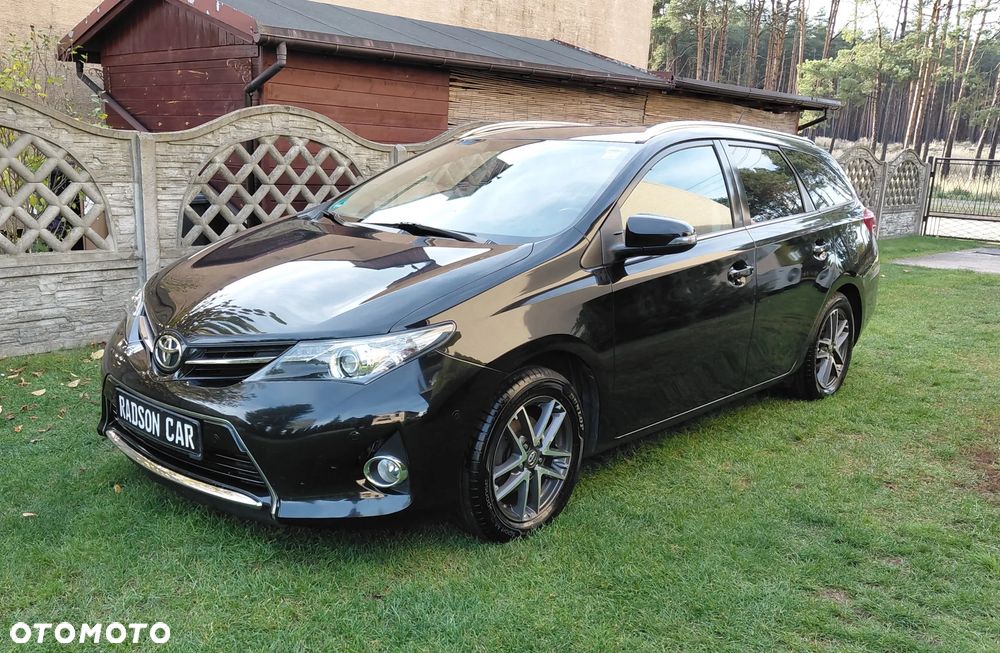 Toyota Auris 2015 photo 3