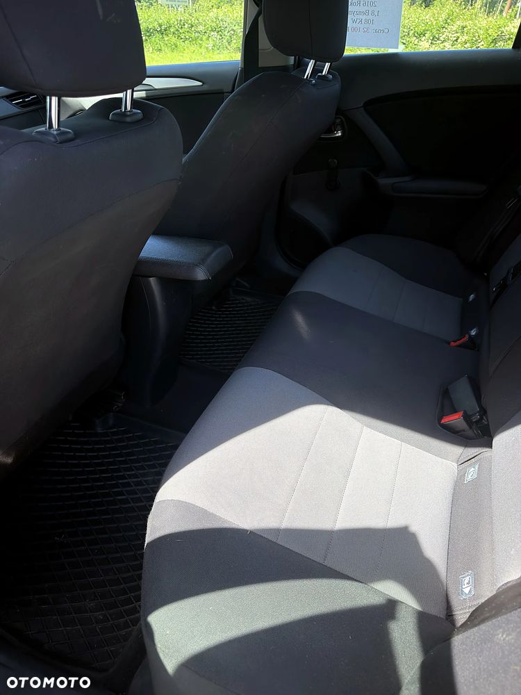 Toyota Avensis 1.8 Active - 25
