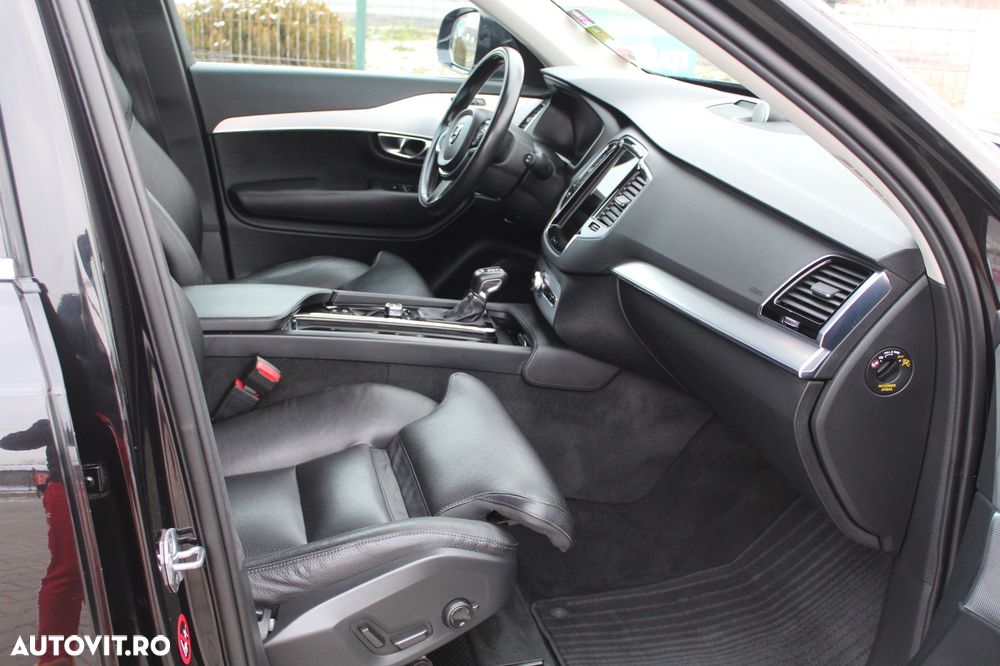 Volvo XC 90 D5 AWD Geartronic Momentum - 9