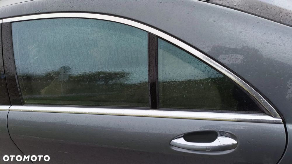 DRZWI LEWY TYŁ TYLNE ORYGINALNY LAKIER KOLOR C368 368 ZAMEK DOCIĄG KLAMKA KEYLESS GO SZYBA SUNGATE LUSTERKO 15 PIN KABLI ROLETA ŻALUZJA ELEKTRYCZNA MERCEDES S-KLASA W221 LONG - 7