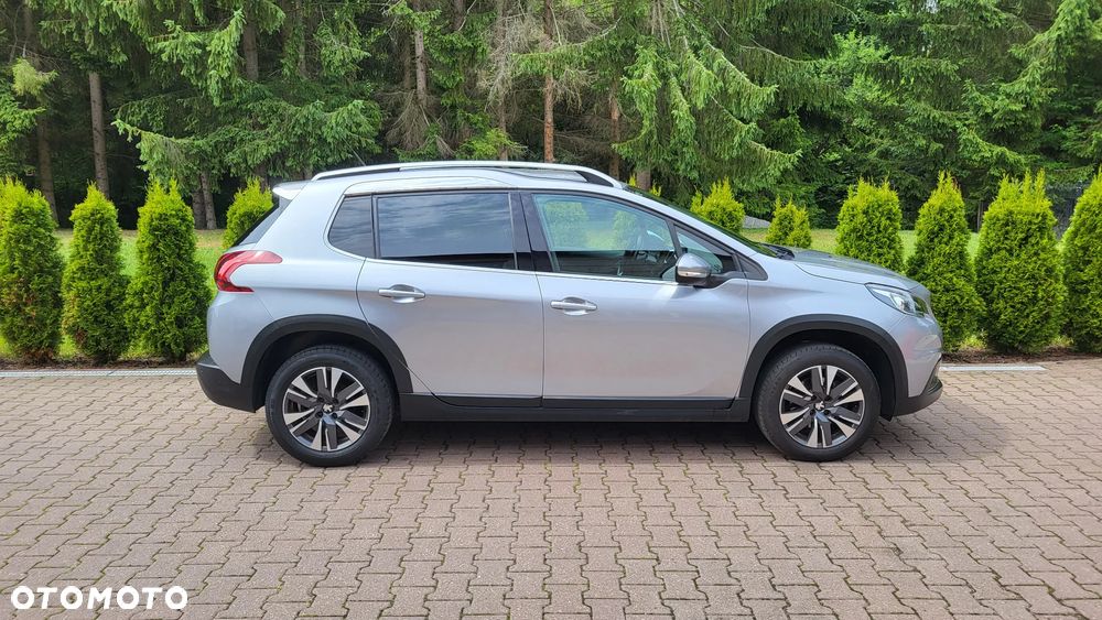 Peugeot 2008 1.2 Pure Tech Allure S&S - 2