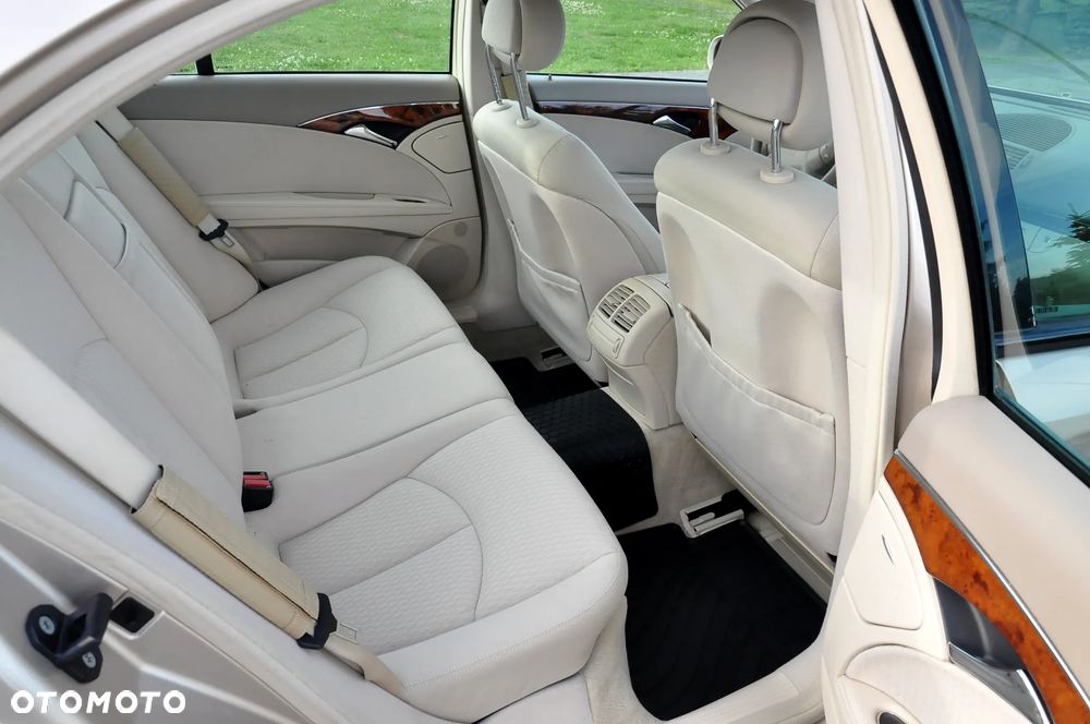 Mercedes-Benz Klasa E 320 Elegance - 30