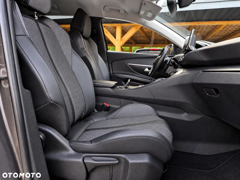 Peugeot 3008 1.5 BlueHDi Allure Pack S&S EAT8 - 26