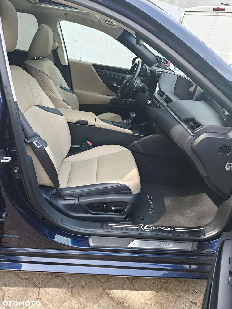 Lexus ES 300h Business Edition + - 5