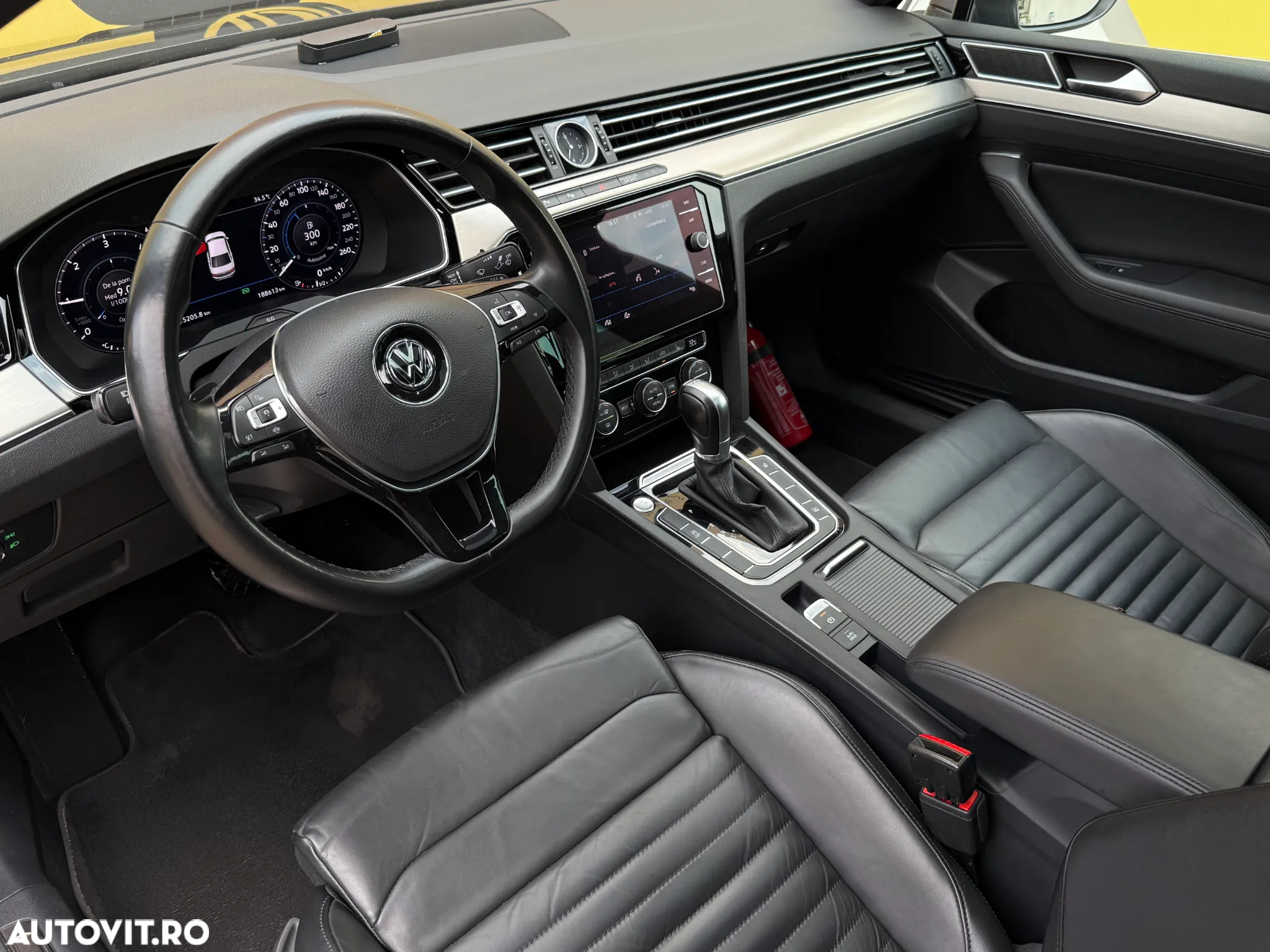 Volkswagen Passat Variant 1.6 TDI (BlueMotion Technology) DSG Comfortline - 2