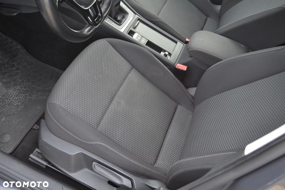 Volkswagen Golf Variant ver-vii-1-0-tsi-bmt-comfortline - 22