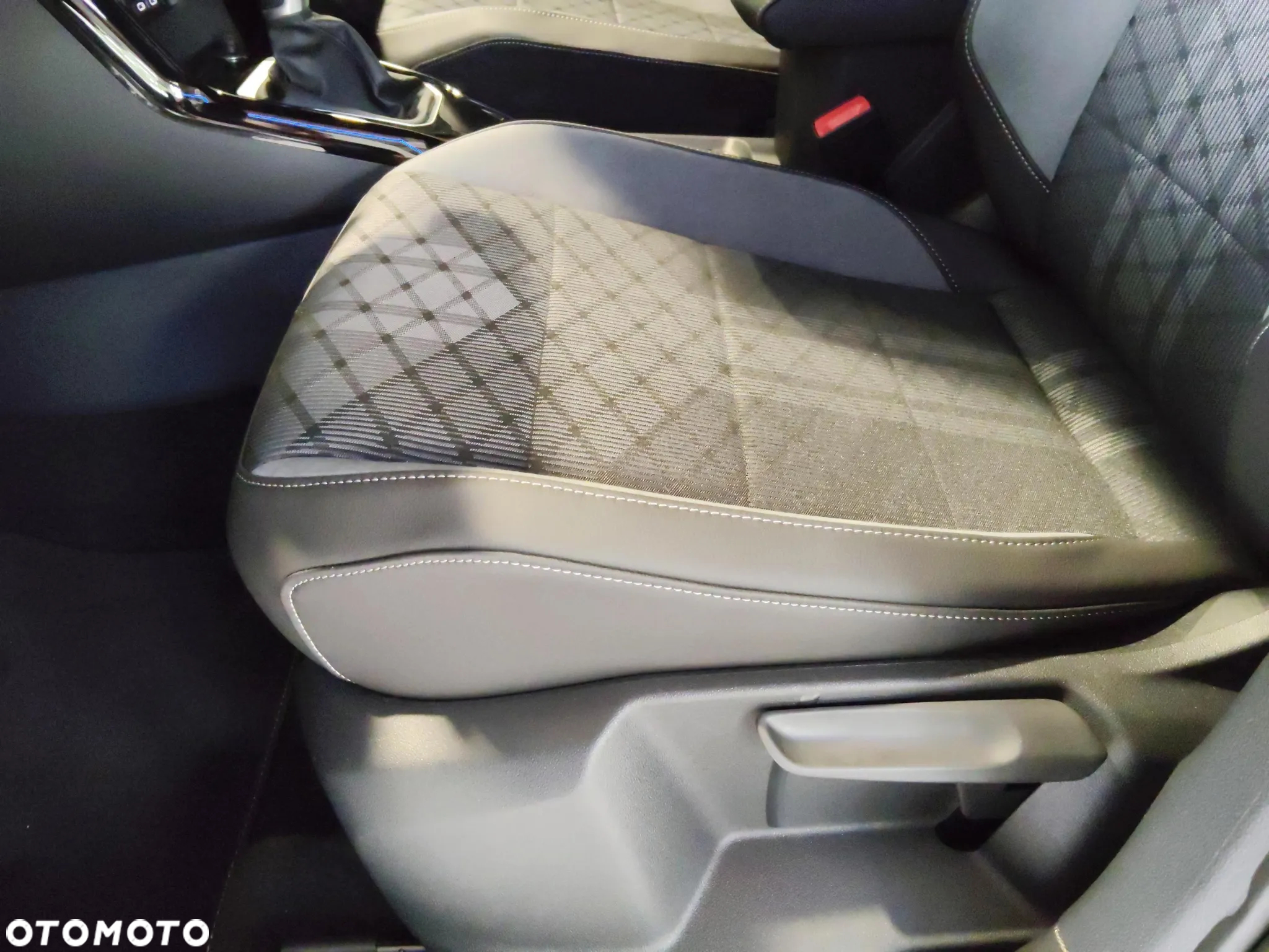 Volkswagen T-Roc 1.5 TSI R-Line DSG - 12