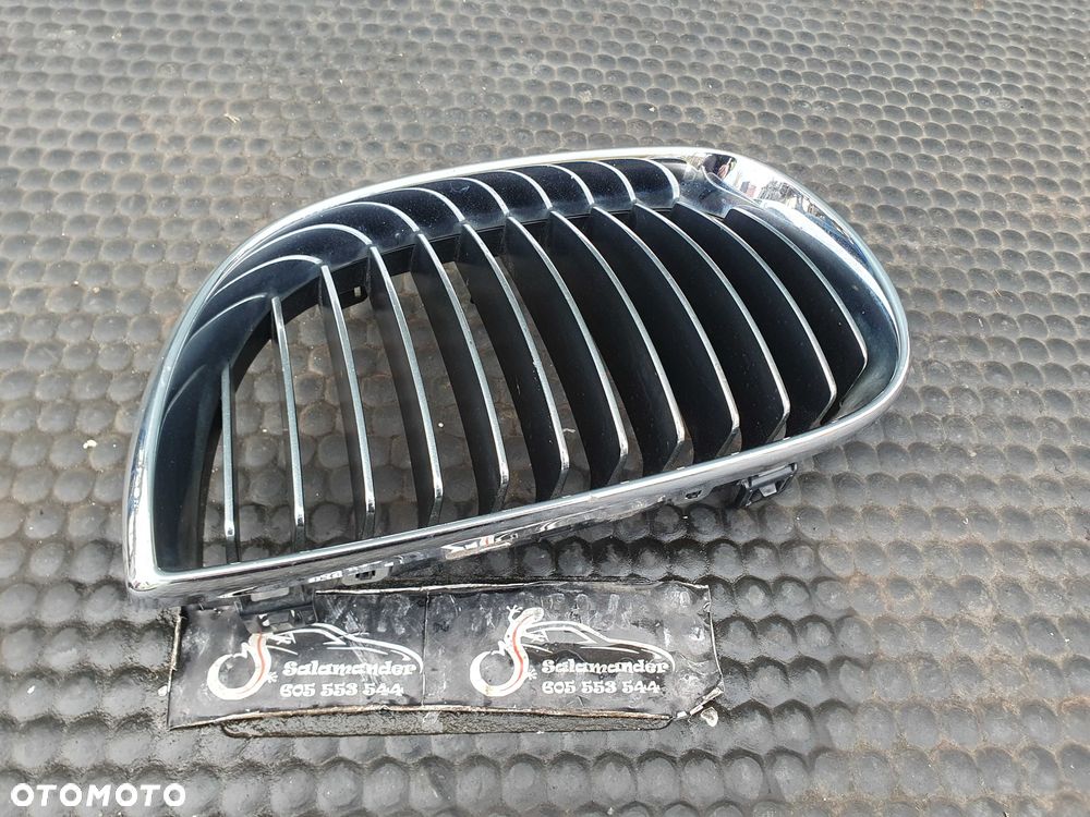 Kratka 7128613 7128614 7906809 Atrapa Nerki Nerka Gril Atrapka Zderzaka Przód M-Pakiet BMW 1 E81 E87 LCI Lift - 7