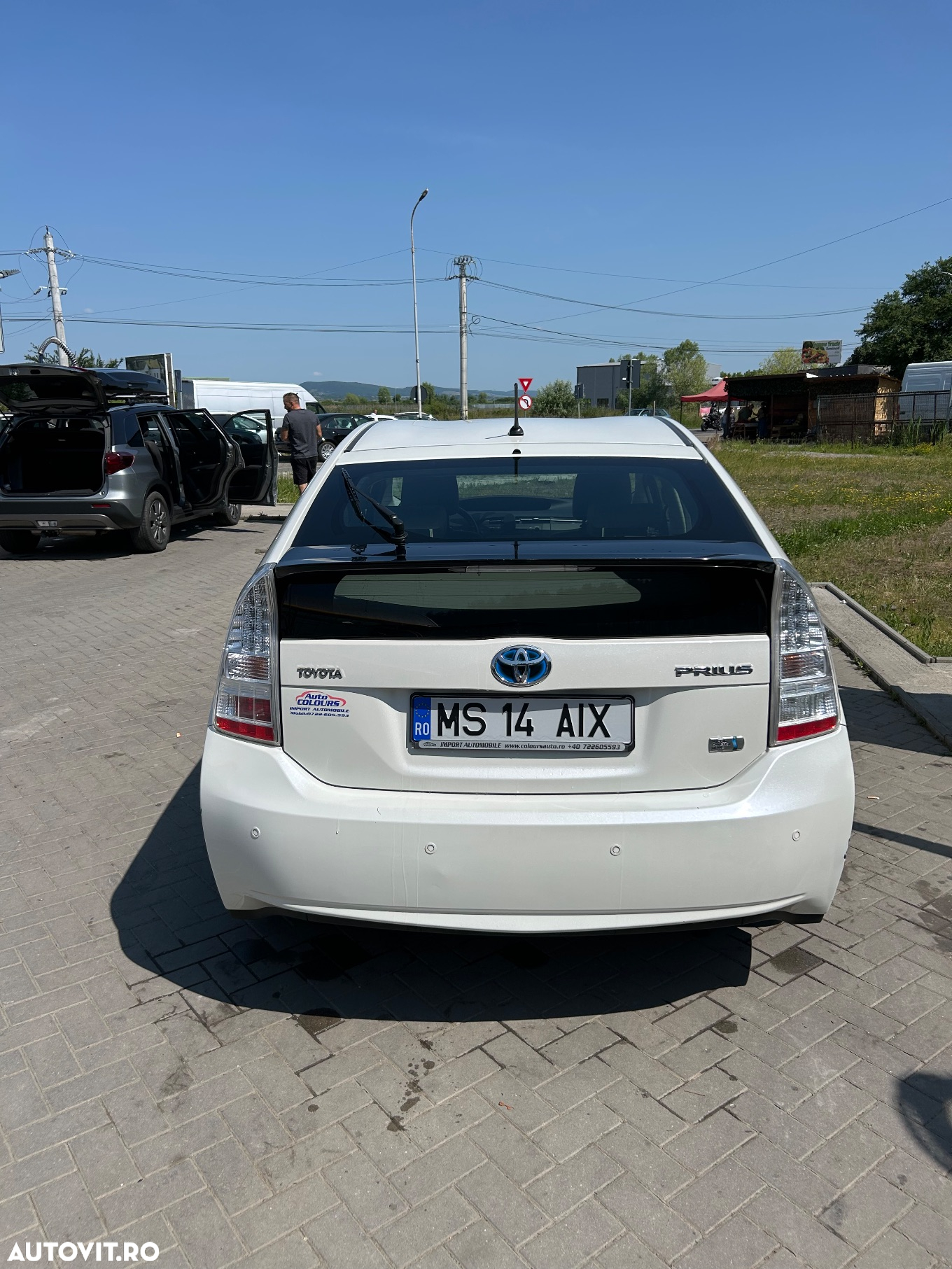 Toyota Prius (Hybrid) Sol - 3