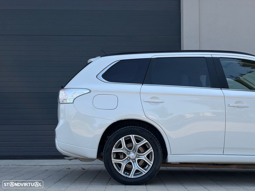 Mitsubishi Outlander 2.0 4WD - 8