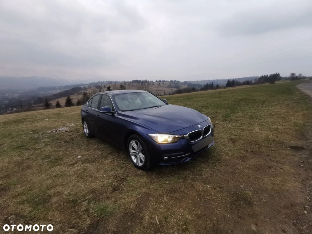 BMW Seria 3 330i xDrive Luxury Line - 4
