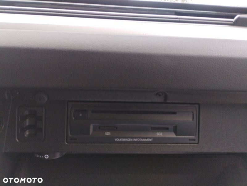 Volkswagen Passat - 16