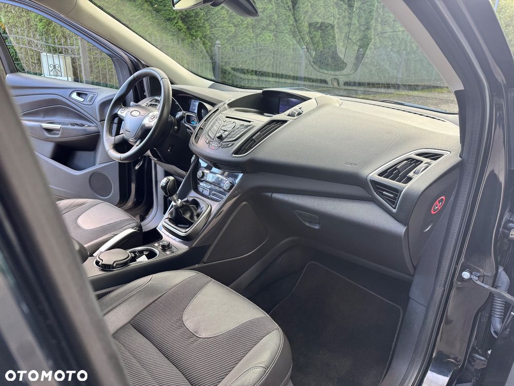 Ford Kuga 2.0 TDCi 4x4 Titanium - 19
