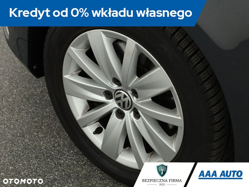 Volkswagen Passat - 13