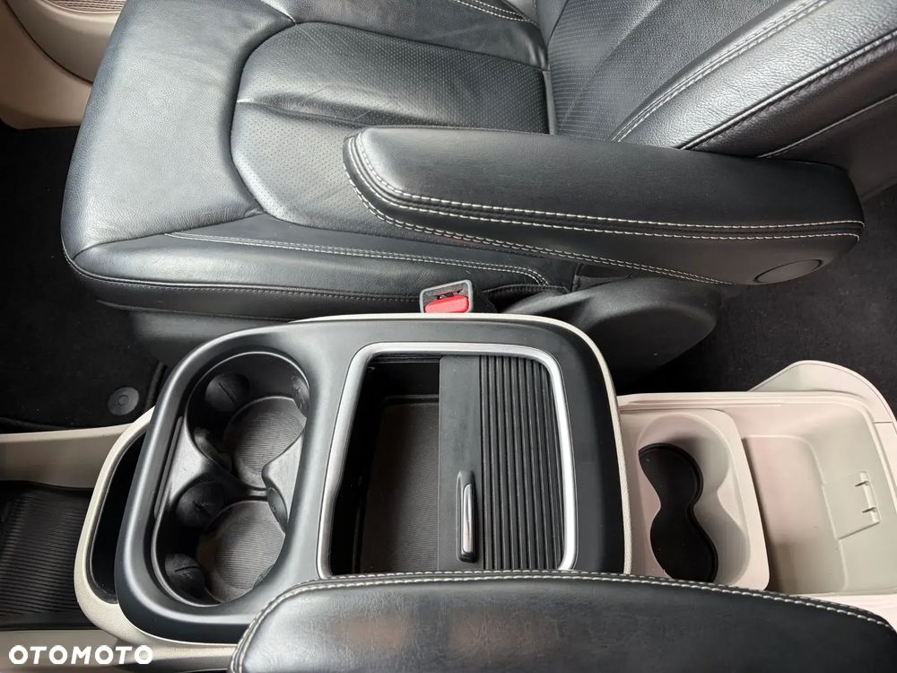 Chrysler Pacifica - 19