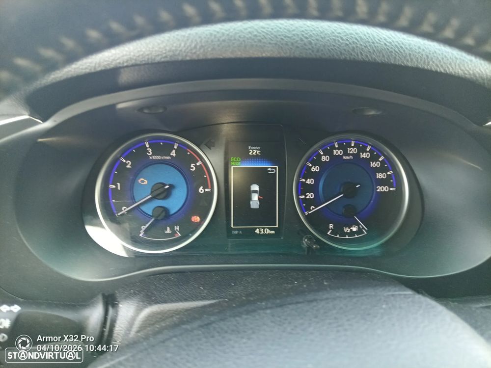 Toyota Hilux 2.4 D-4D 2WD CD Tracker - 17