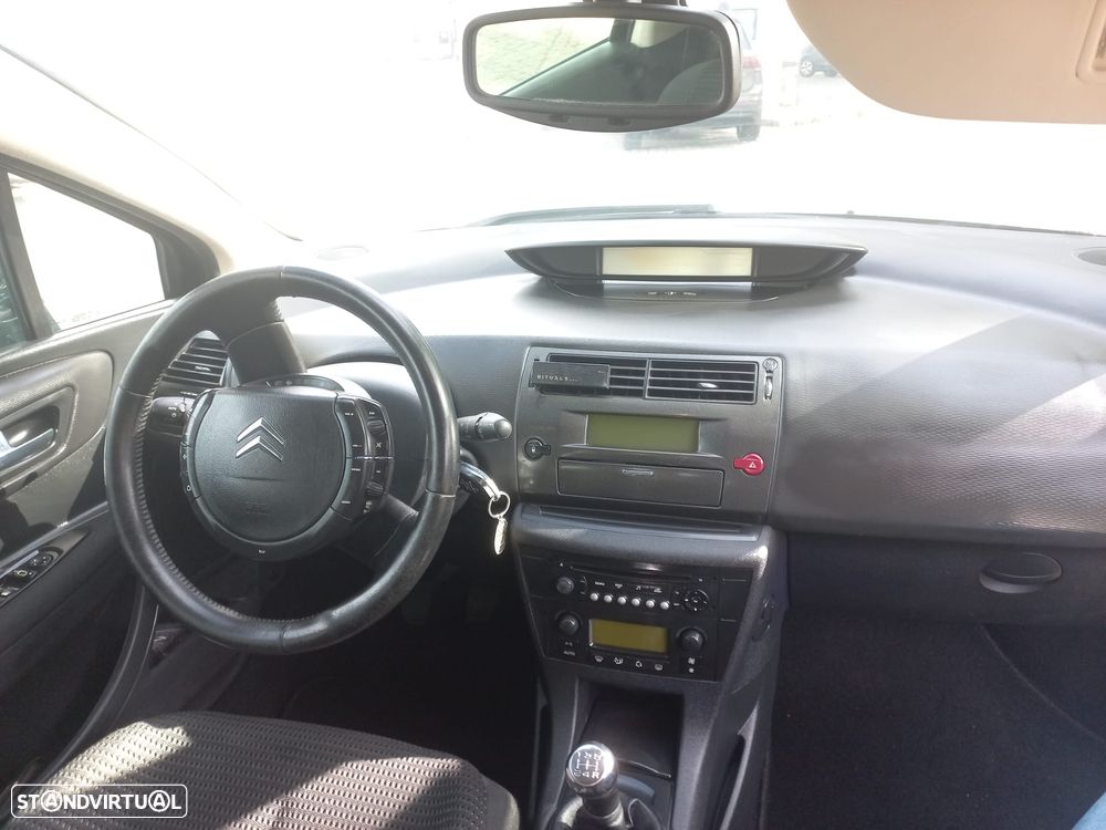 Citroën C4 1.6 HDi 110 VTS - 23