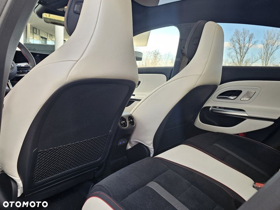 Mercedes-Benz CLA 200 mHEV 8G-DCT - 11