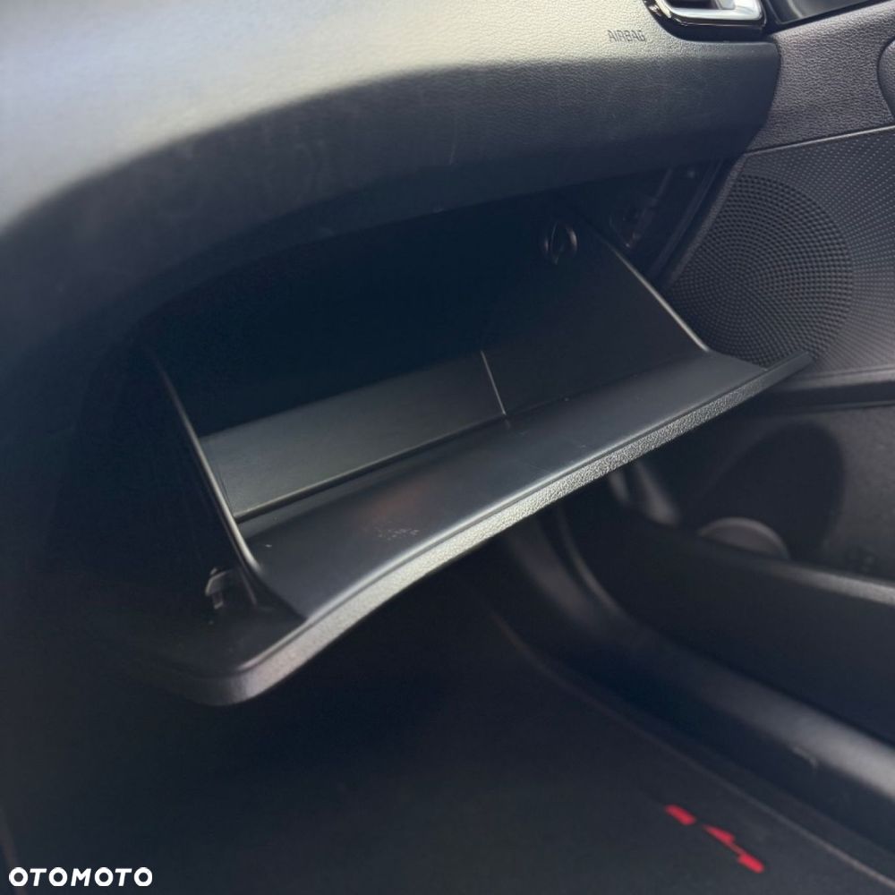 Kia ProCeed 1.6 T-GDI GT DCT - 36