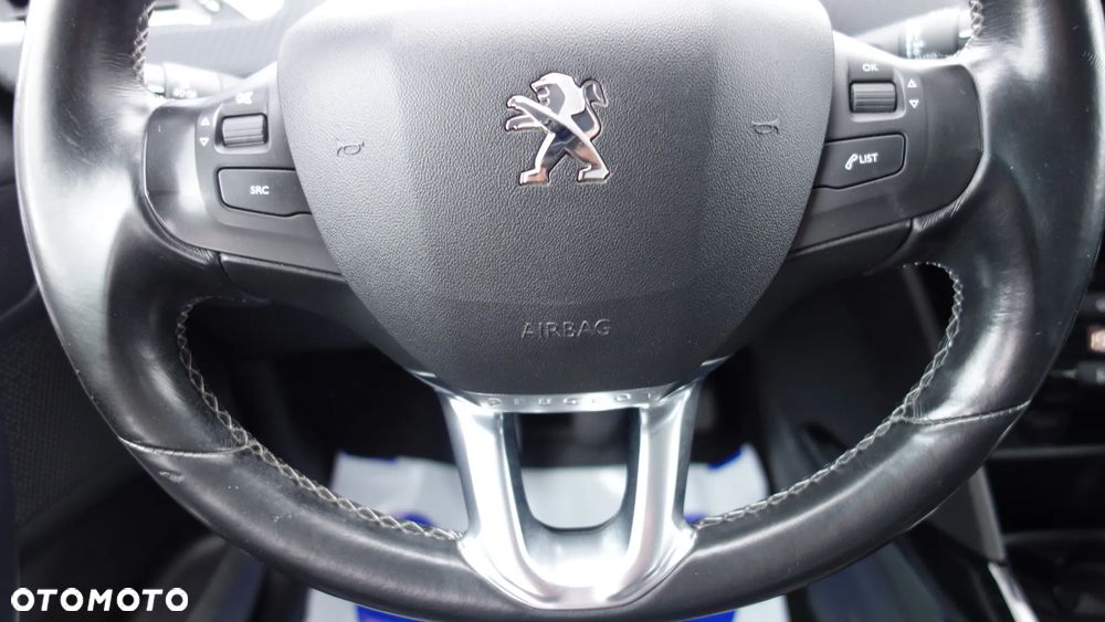 Peugeot 2008 1.2 Pure Tech Allure S&S - 26