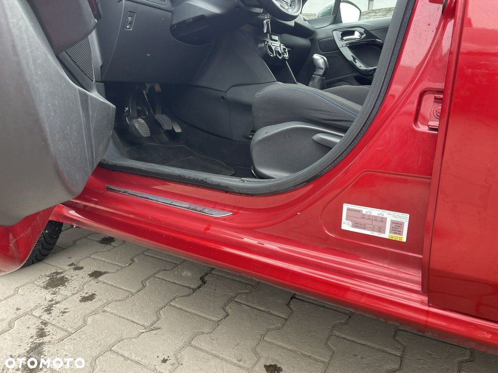 Peugeot 208 1.2 PureTech GPF Allure S&S - 6