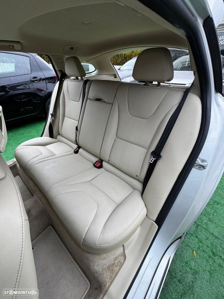 Volvo V60 1.6 D2 Drive Summum Start/Stop — fotografia 19