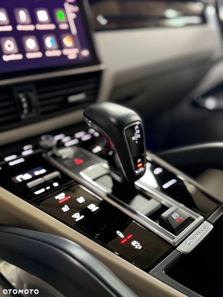 Porsche Cayenne - 25