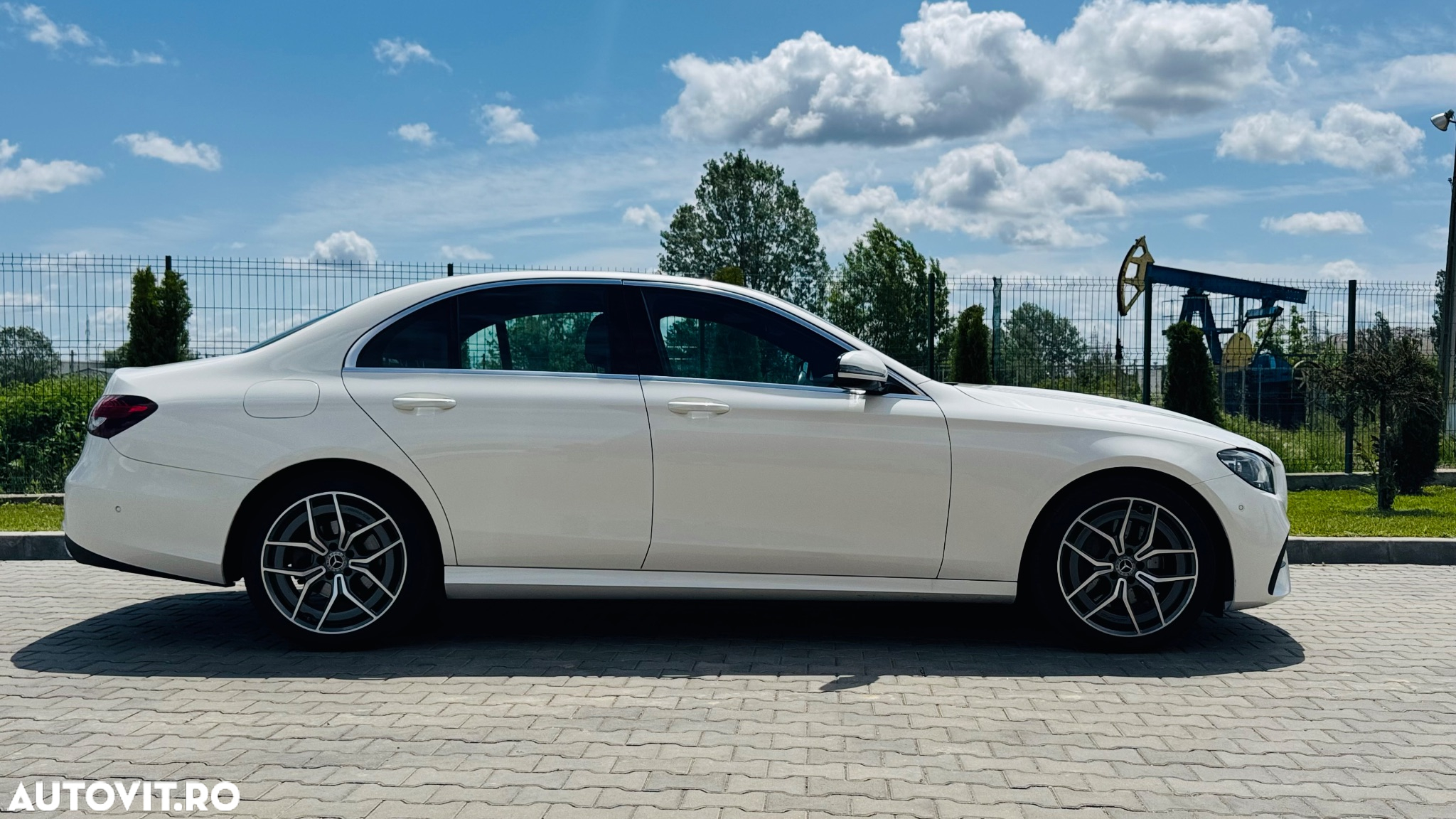 Mercedes-Benz E - 11