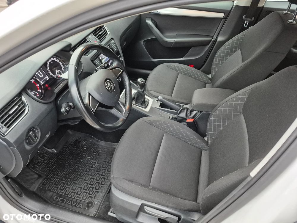 Skoda Octavia 1.5 TSI ACT Active - 5