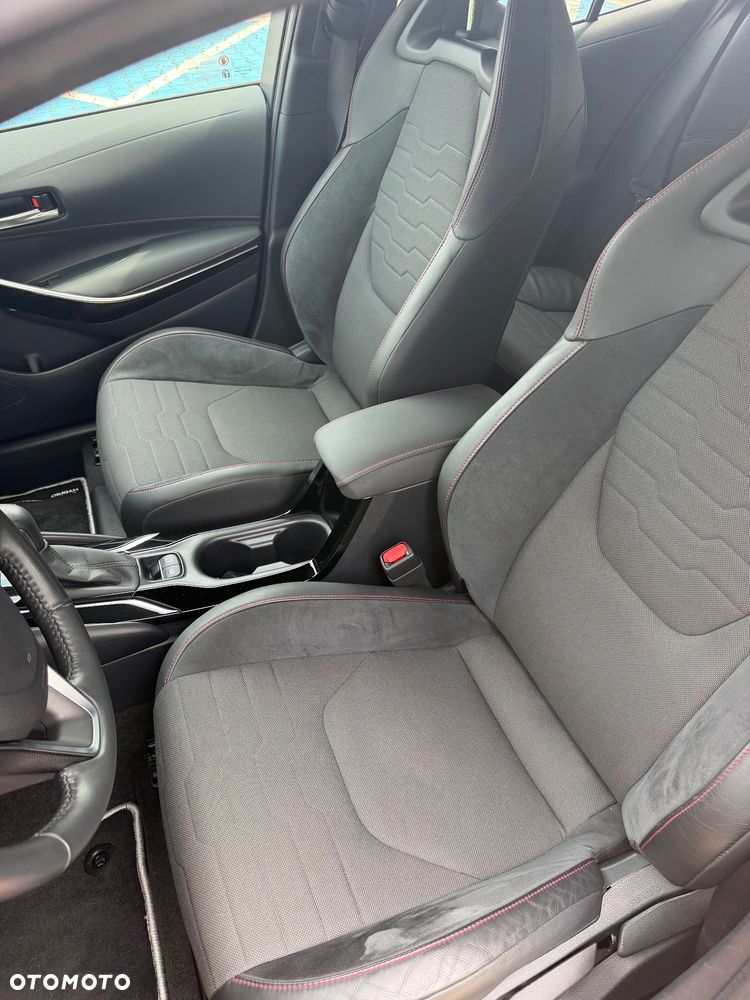 Toyota Corolla 2.0 Hybrid Executive - 16