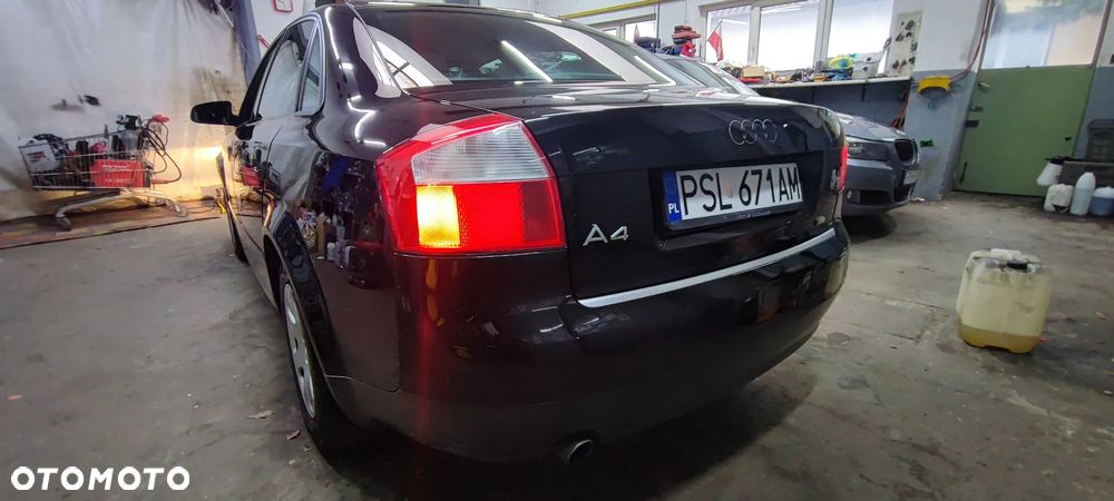Audi A4 Limousine 1.6 - 5