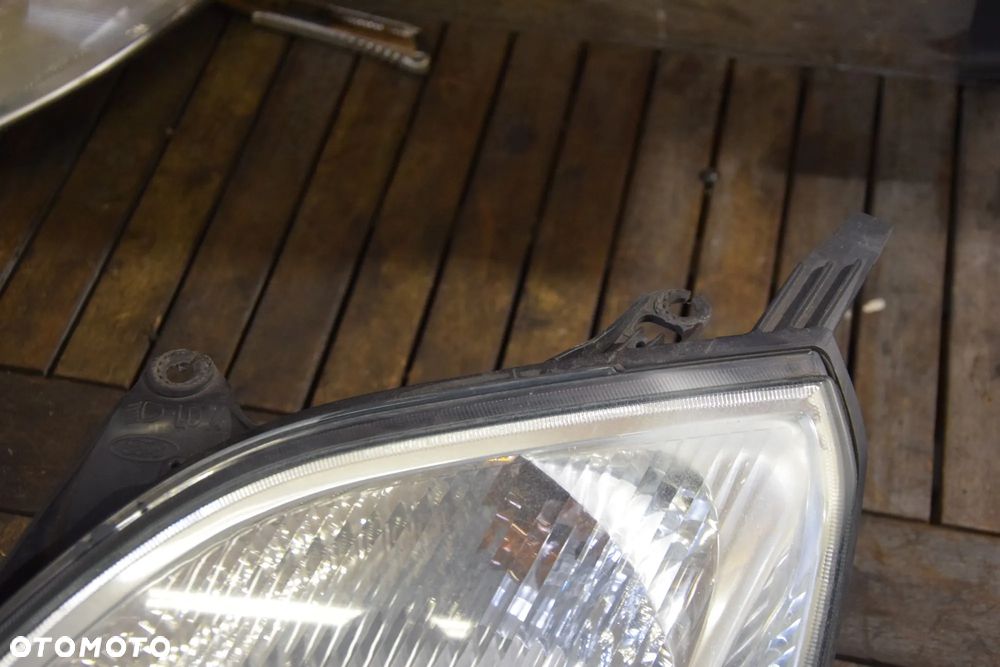 Ford Fiesta Mk6 02-08 Lampa lewa przednia lewy przód EUROPA - IGŁA ! - 2
